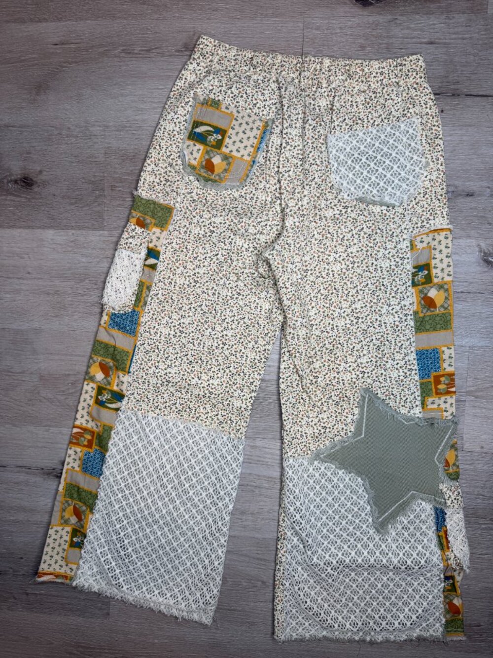 POL Patchwork Crochet Star Wide Leg Pants - M - Picture 5 of 10